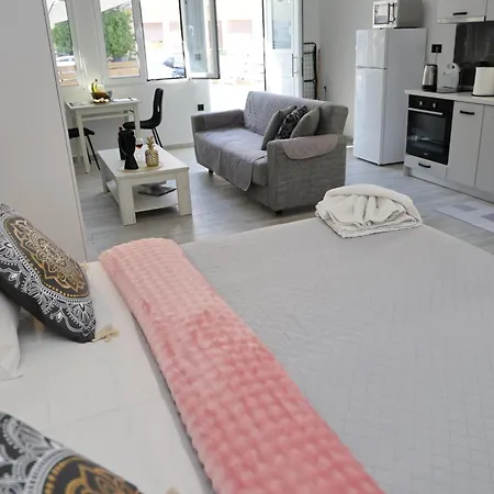 Evestudioskos Holiday home *